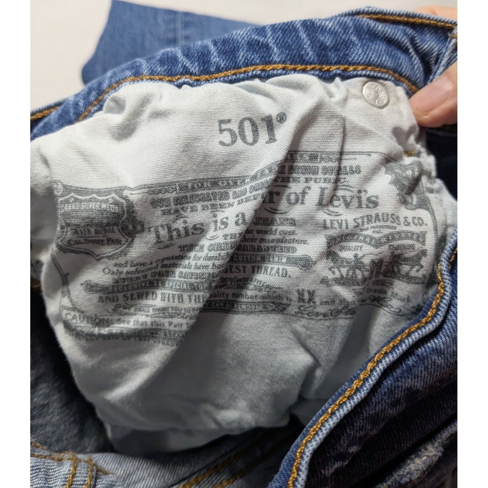 Levis 501 Button-Fly Cropped Raw Hem Straight Denim Jeans - Women‎ 28X26 - Picture 12 of 16